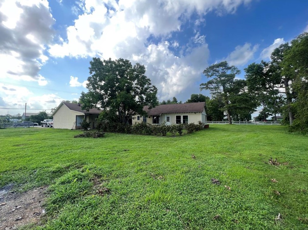 17102 River Rd, Channelview, TX 77530