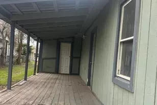 2413 Leal St, San Antonio, TX 78207 - Photo 2