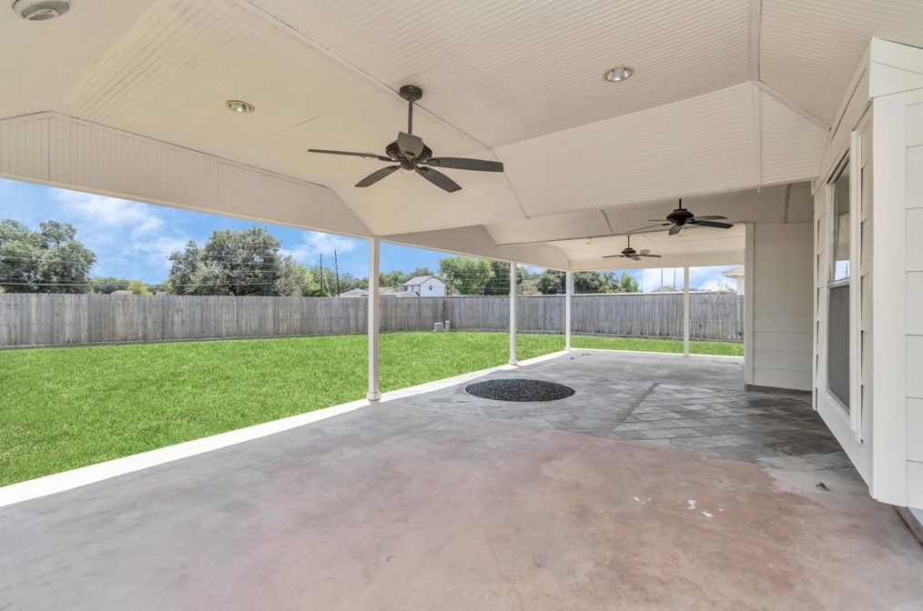 15211 Oak Ter Dr, Houston TX  77082-4026 exterior