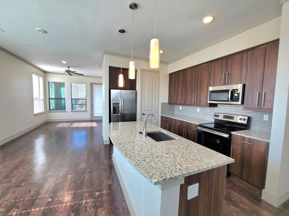 1800 St Joseph Pkwy #314, Houston, TX 77003