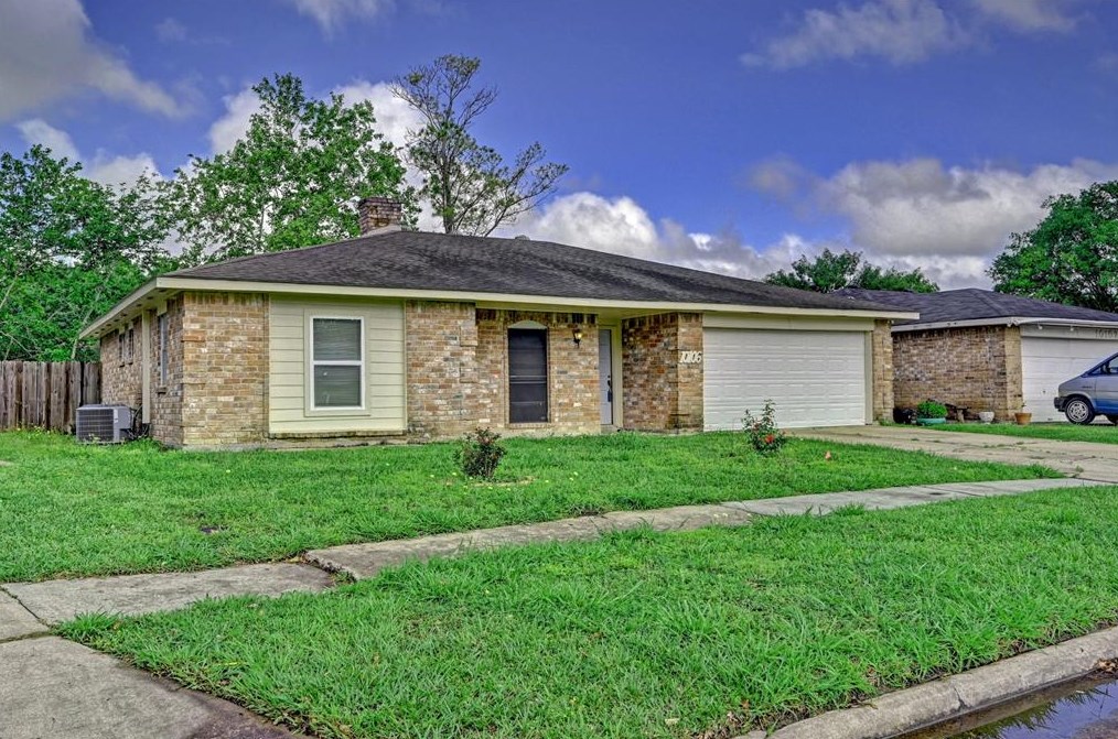 10106 Kent Towne Ln, Sugar Land, TX 77498