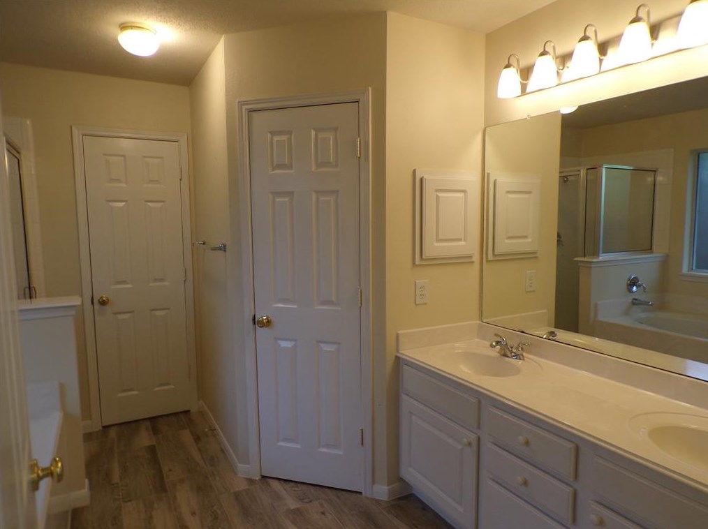 22 Quince Tree Pl, Conroe, TX 77385