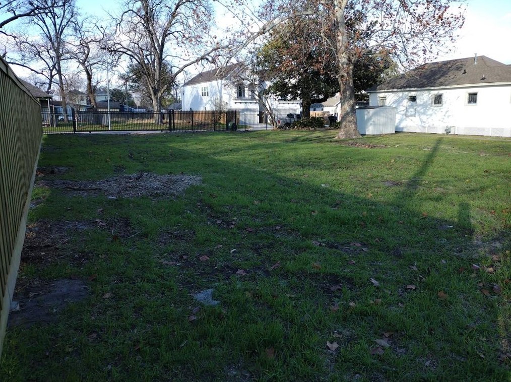 214 30th St, Houston, TX 77018-8402