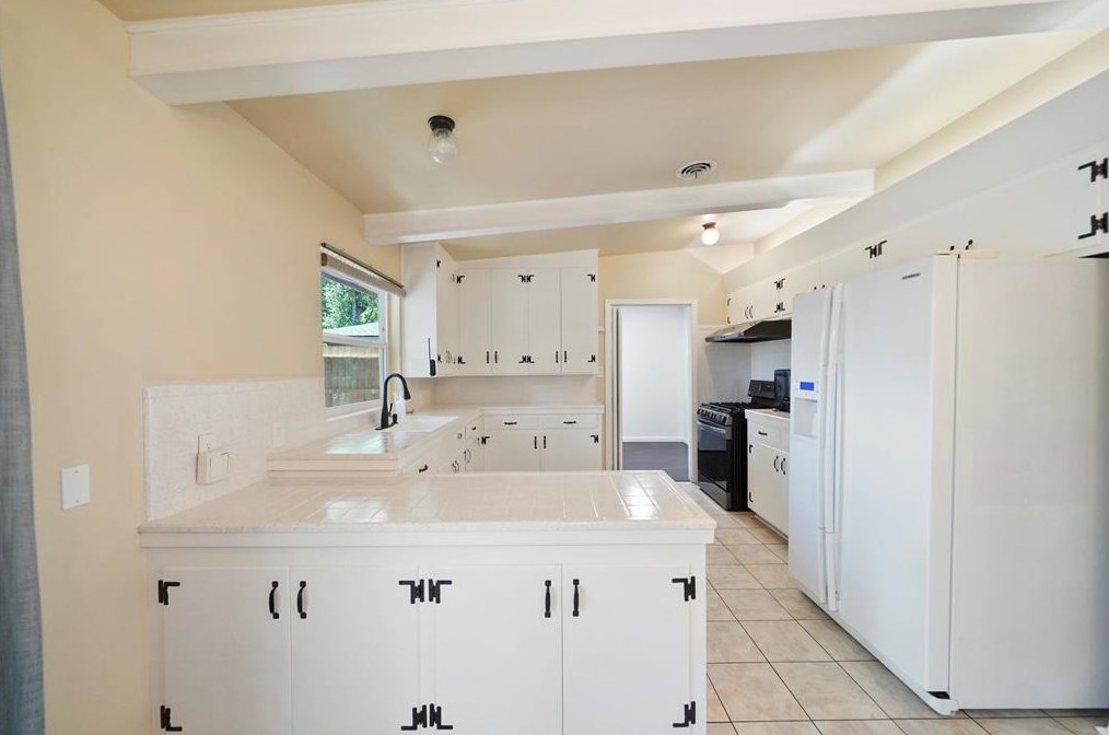 819 Rainy River Dr, Houston TX  77088-3501 exterior