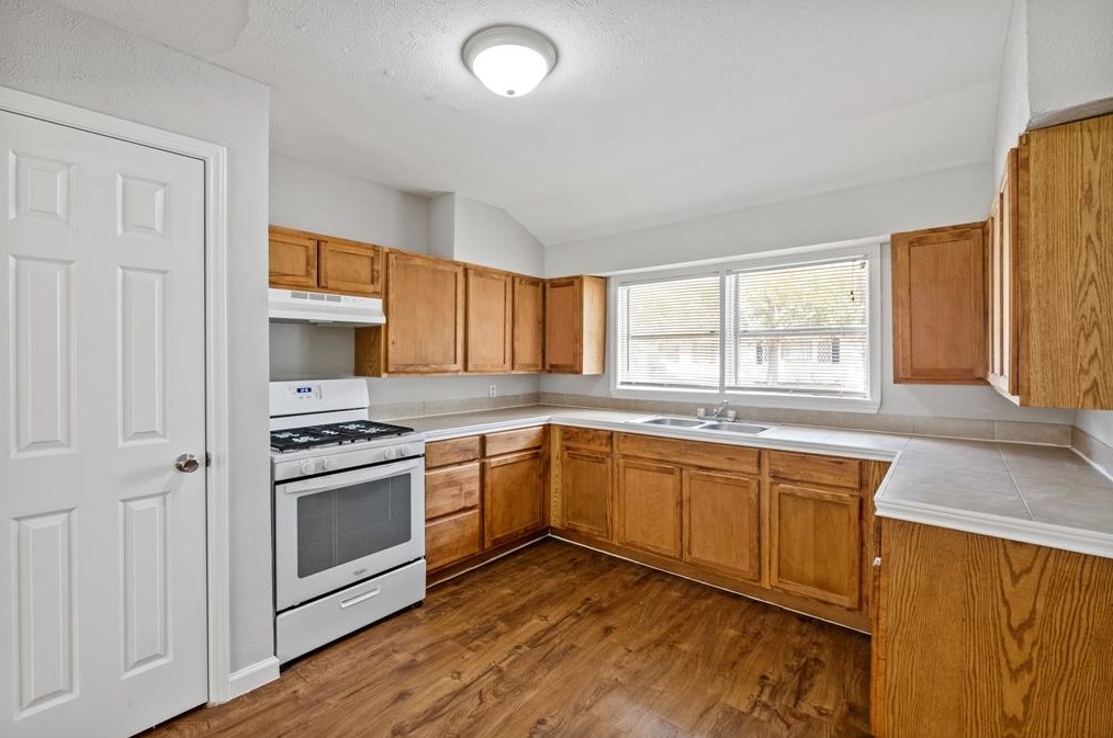 2253 Collier St, Houston, TX 77023