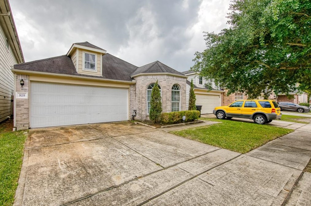 819 Forest Thicket Ln, Houston, TX 77067-3024