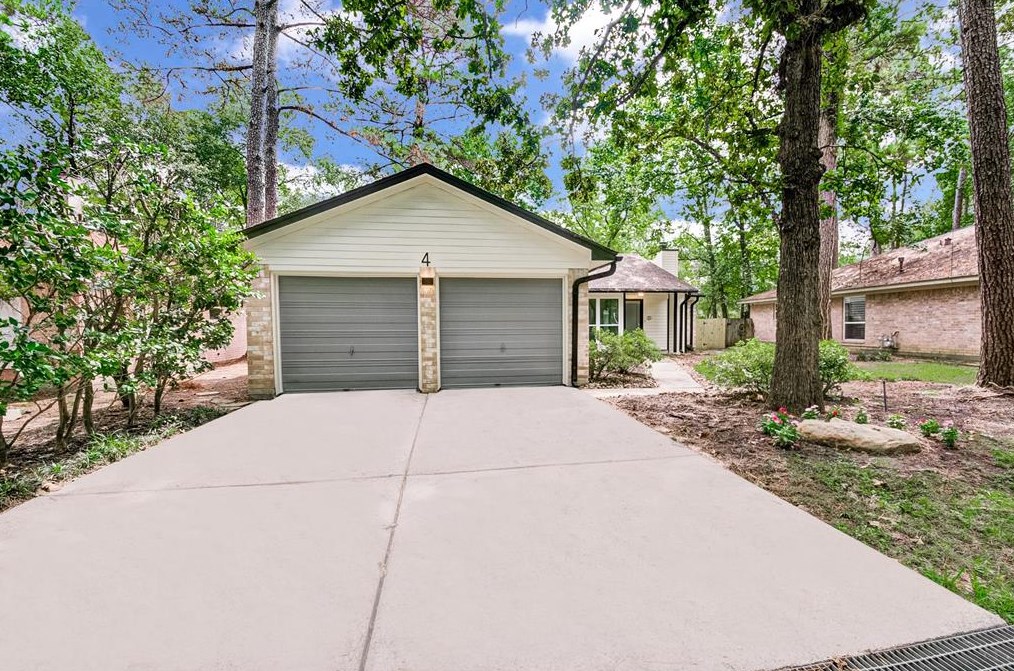 4 Rock Pine Ct, Spring, TX 77381-2767