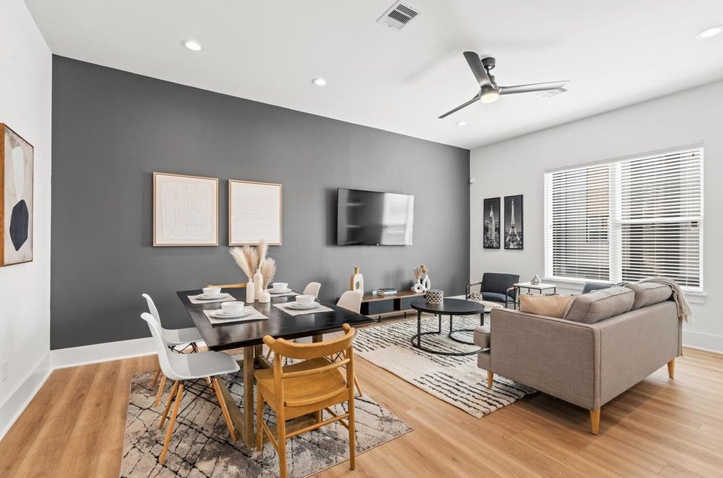 5208 Pine Tree Dr, Houston TX  77093-4218 exterior