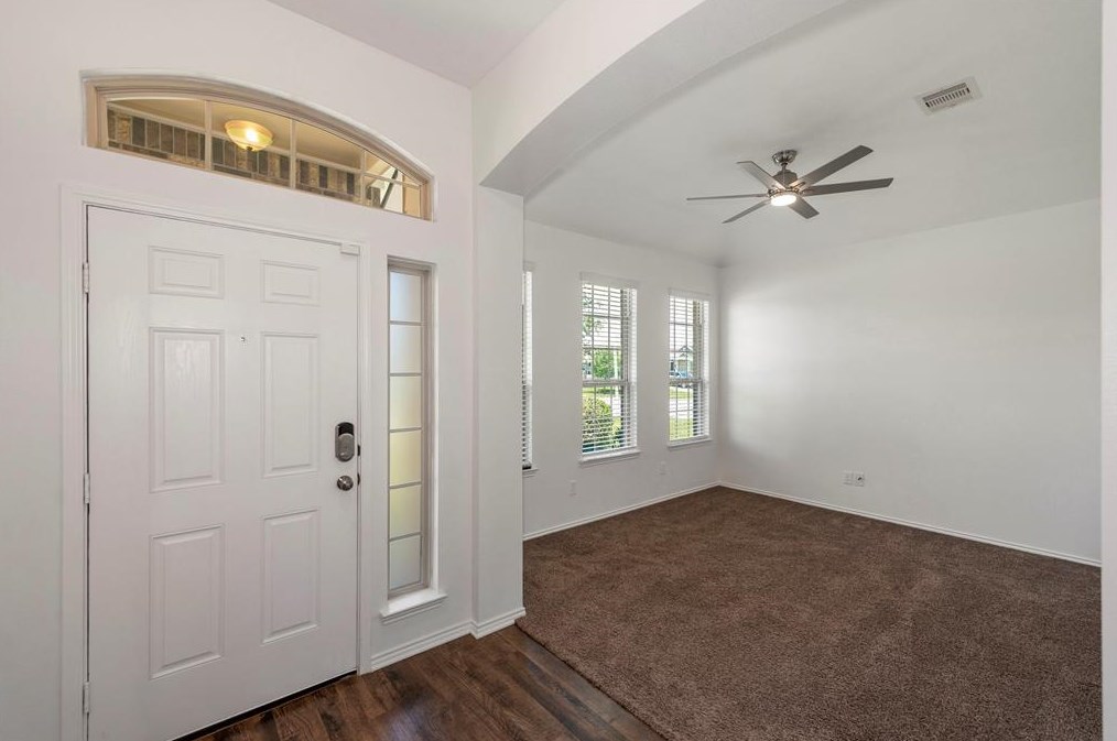 1157 Shadow Glenn Dr, Conroe, TX 77301