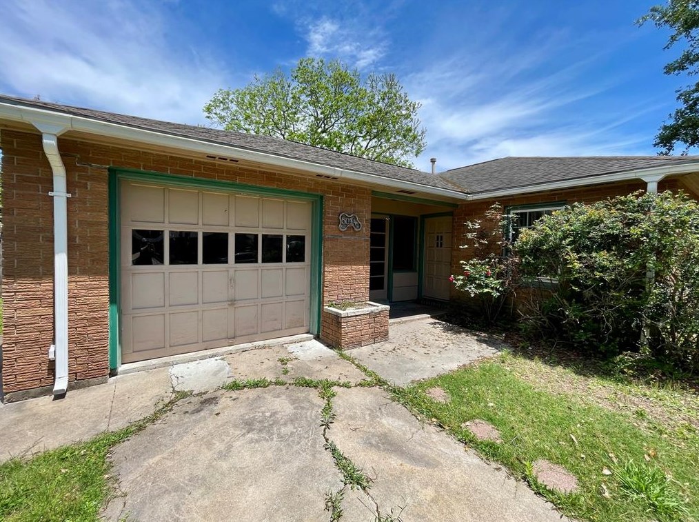 5014 Live Oak Dr, Texas City, TX 77591-4632