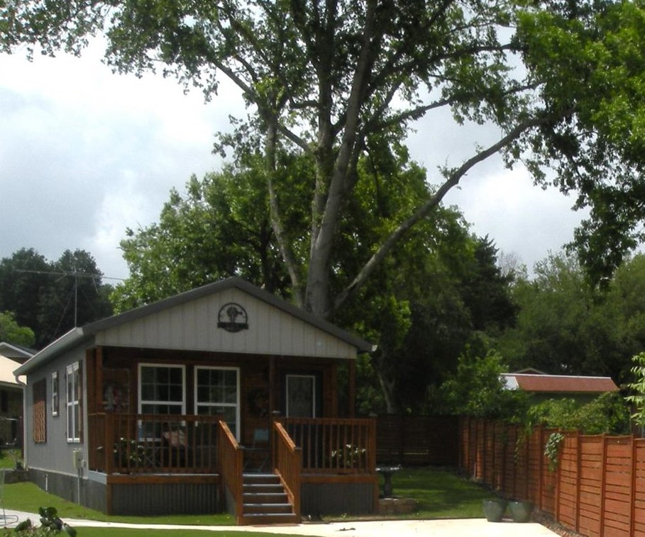 859 Glenn St, Bellvue, TX 77418-1728