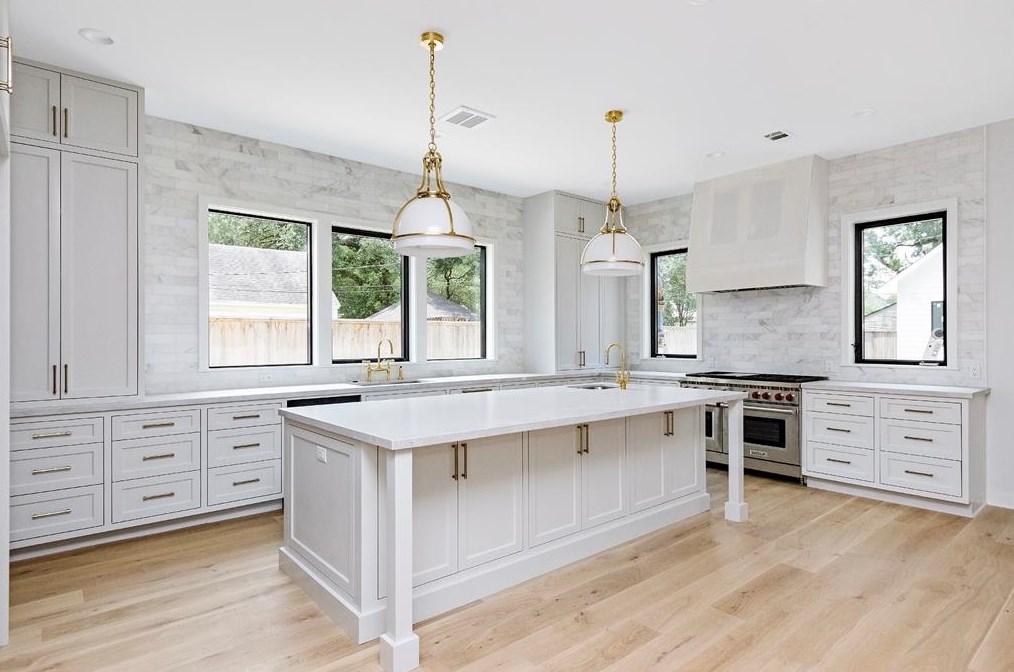 408 31st St, Houston, TX 77018-8418