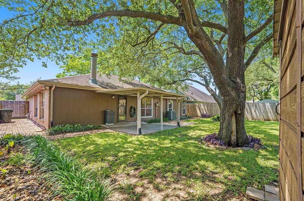 2402 Pebbledowne Cir, Sugar Land TX 77478-6079 exterior