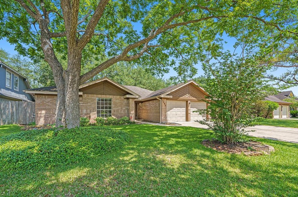 2402 Pebbledowne Cir, Sugar Land, TX 77478-6079