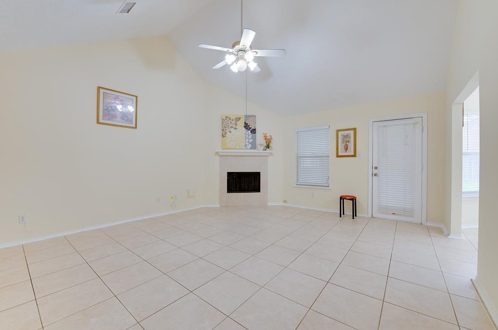 7219 Seton Lake Dr, Houston TX  77086-1738 exterior