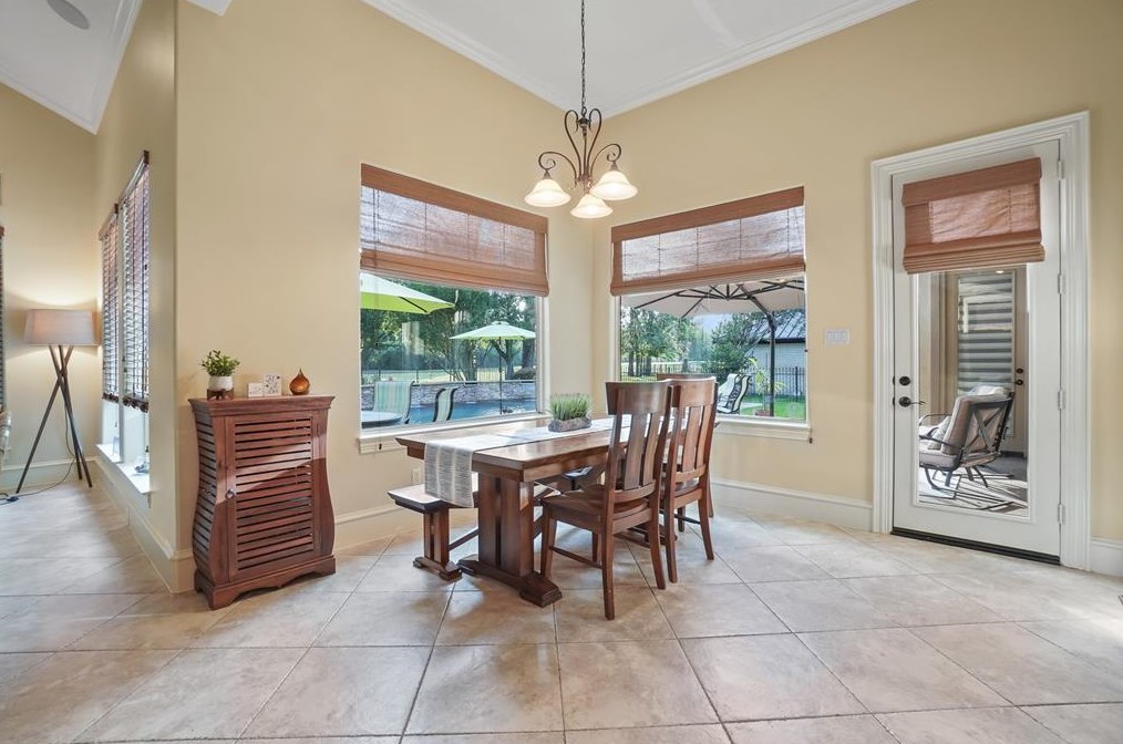 13203 Msn Vly Dr, Houston TX  77069-2520 exterior