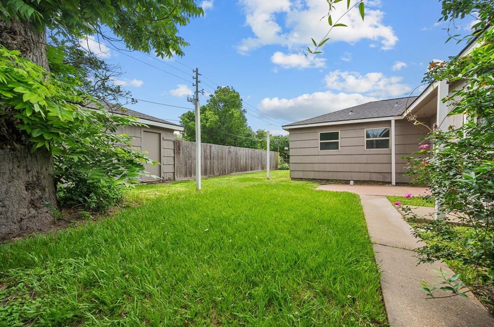 12403 Atwell Dr, Houston TX  77035-5511 exterior