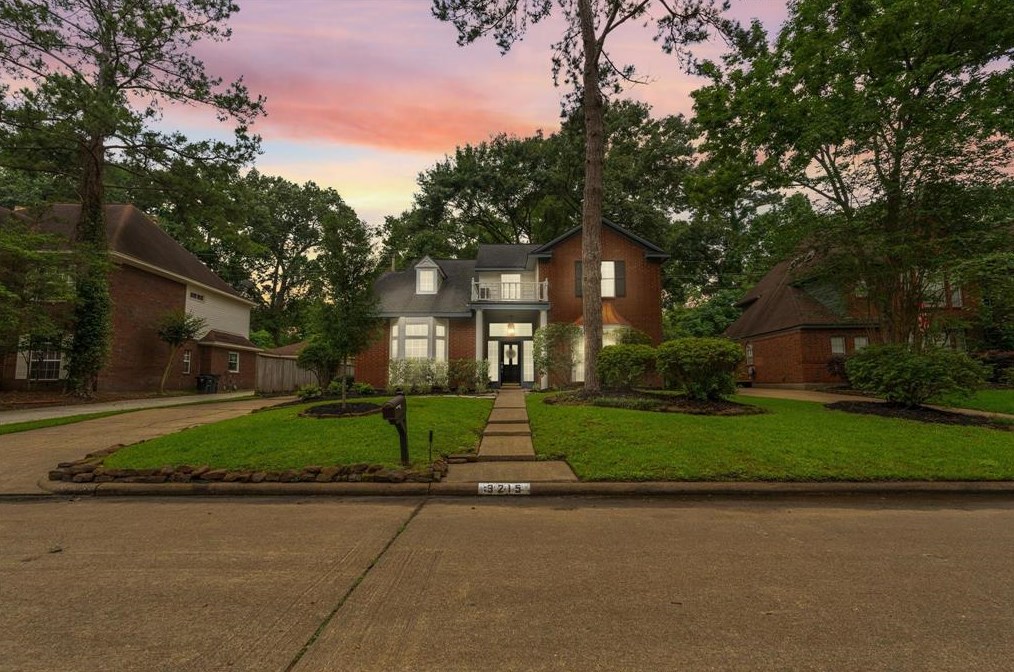 3215 Emerald Grove Dr, Humble, TX 77345-1198