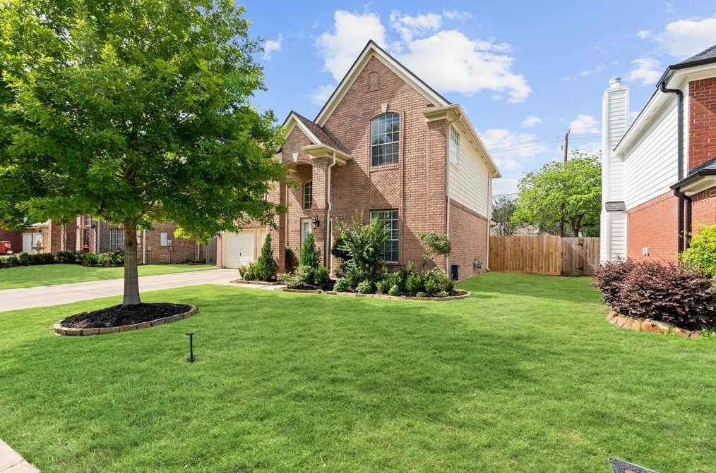 1313 Comanche St, Deer Park, TX 77536-4325
