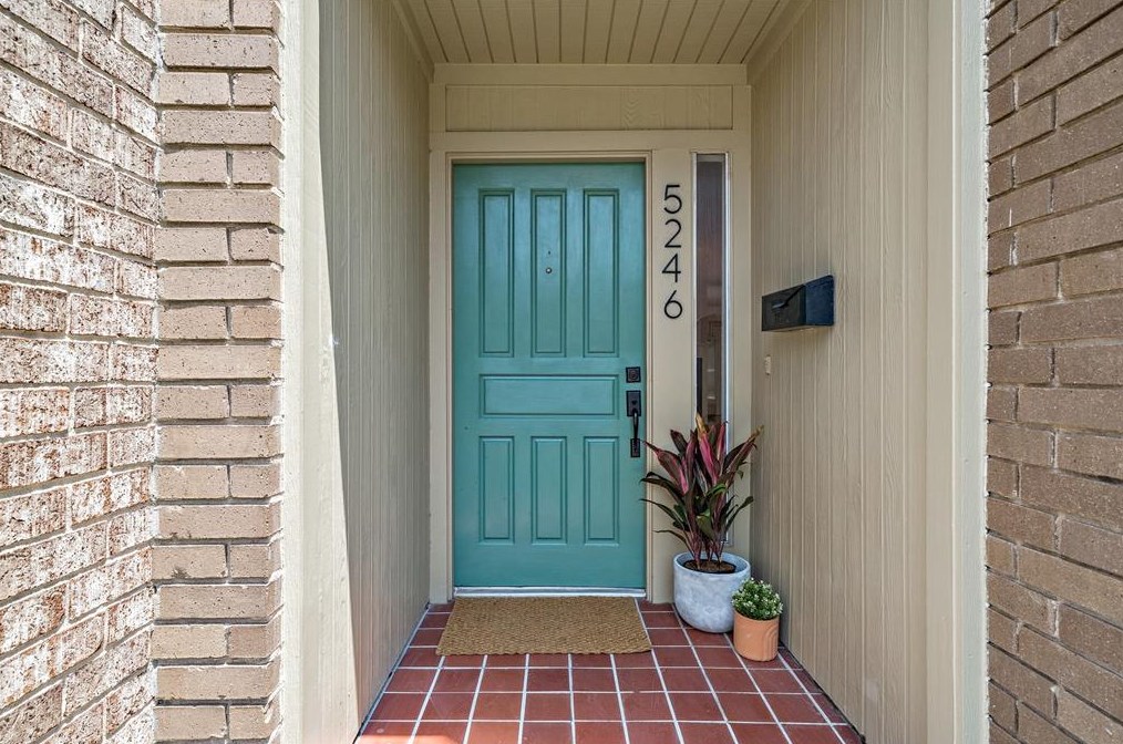 5246 Woodlawn Pl, Bellaire, TX 77401