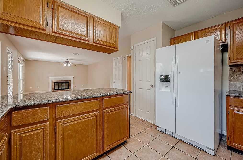 7818 Sunny Rdg Dr, Houston TX  exterior