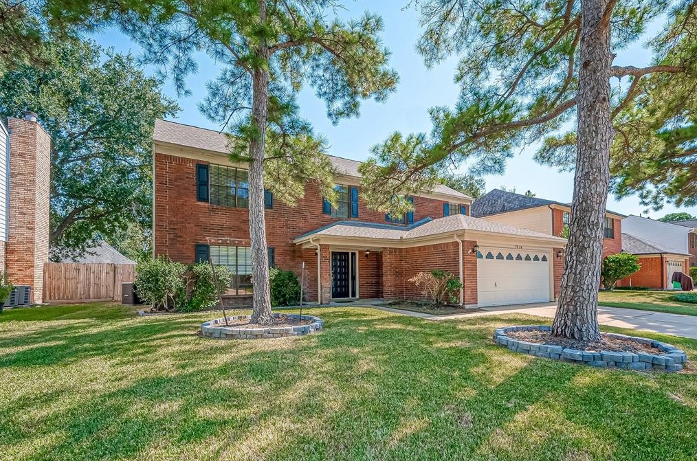 7818 Sunny Rdg Dr, Houston TX  exterior