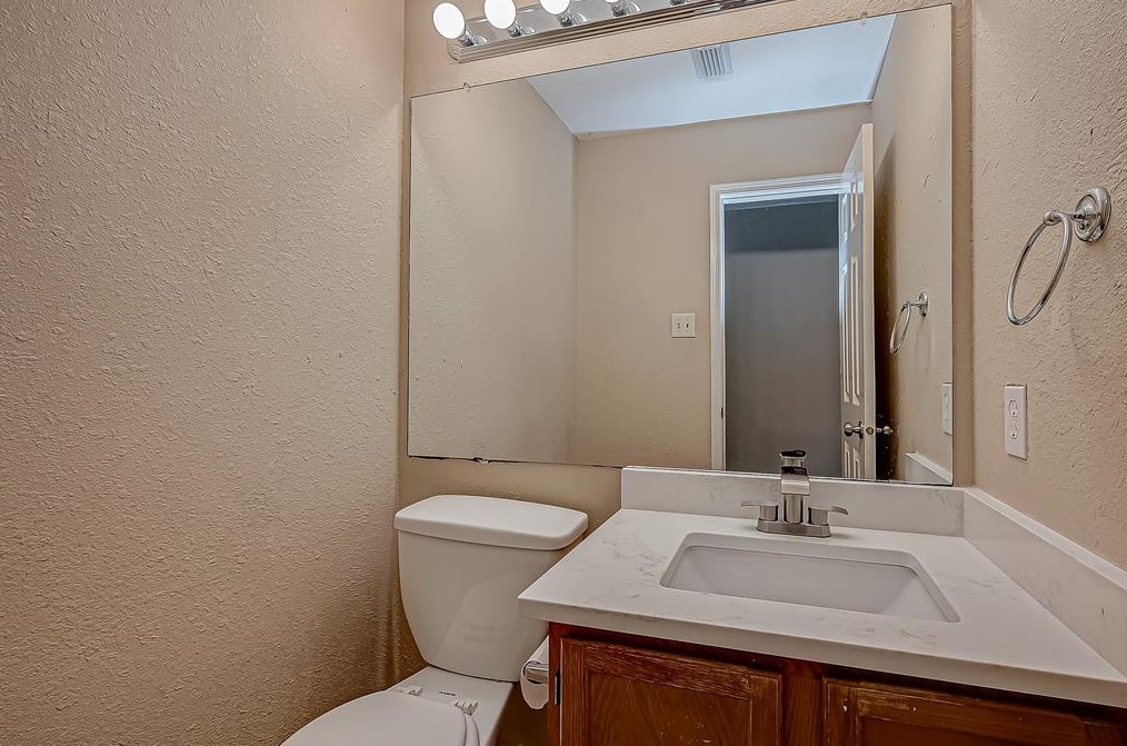 7818 Sunny Rdg Dr, Houston TX  exterior