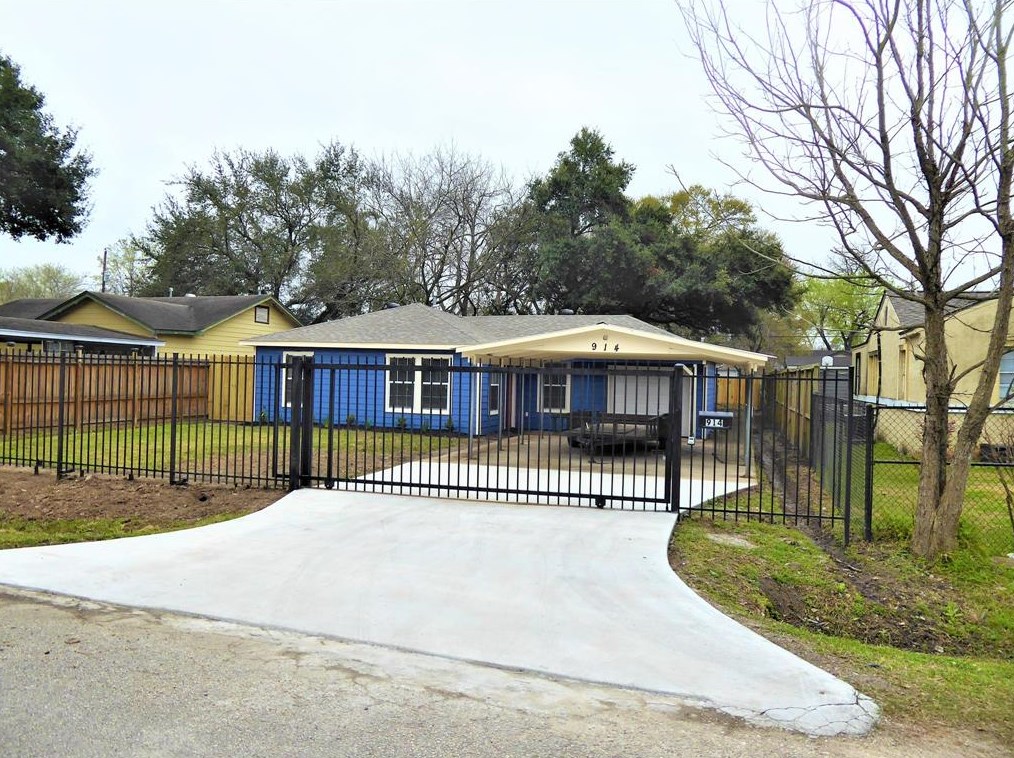 914 Mayford St, Houston TX  77076-2842 exterior