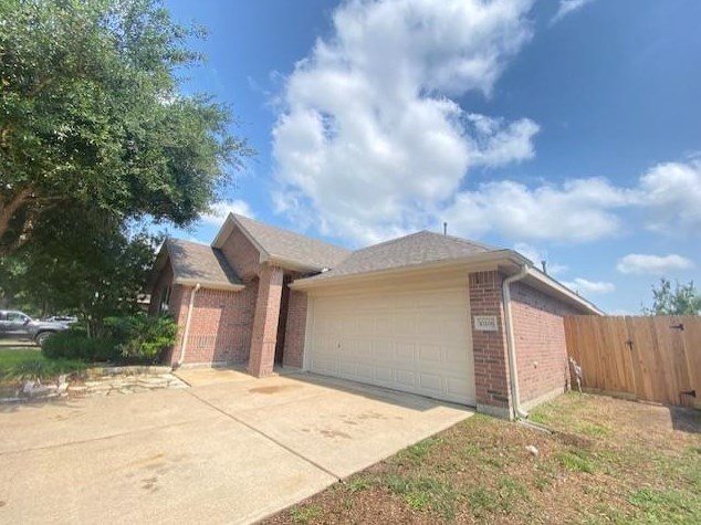 10206 Lamb Brook Ln, Pearland, TX 77584-2267