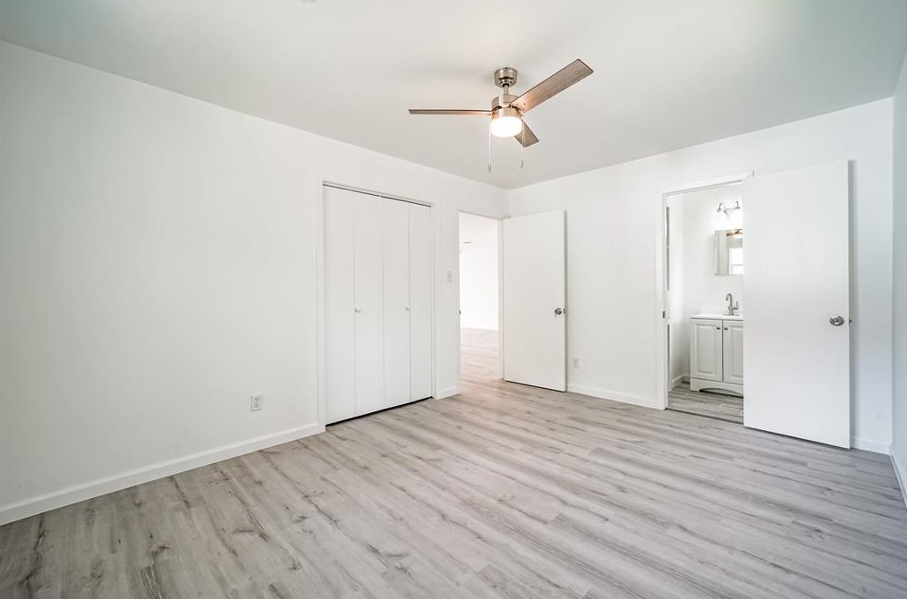 2412 Hampton, Houston TX  77088-4614 exterior