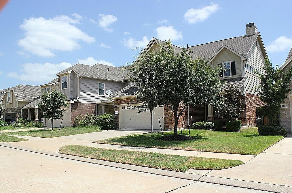 9722 Walford Mill Ln, Houston, TX 77095