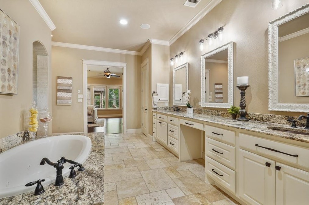 32622 Waterworth Ct, Fulshear TX 77441-4366 exterior