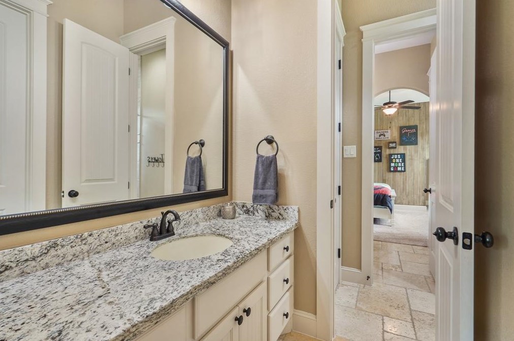 32622 Waterworth Ct, Fulshear TX 77441-4366 exterior