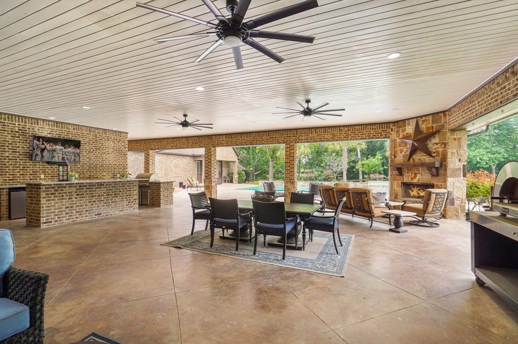 32622 Waterworth Ct, Fulshear TX 77441-4366 exterior