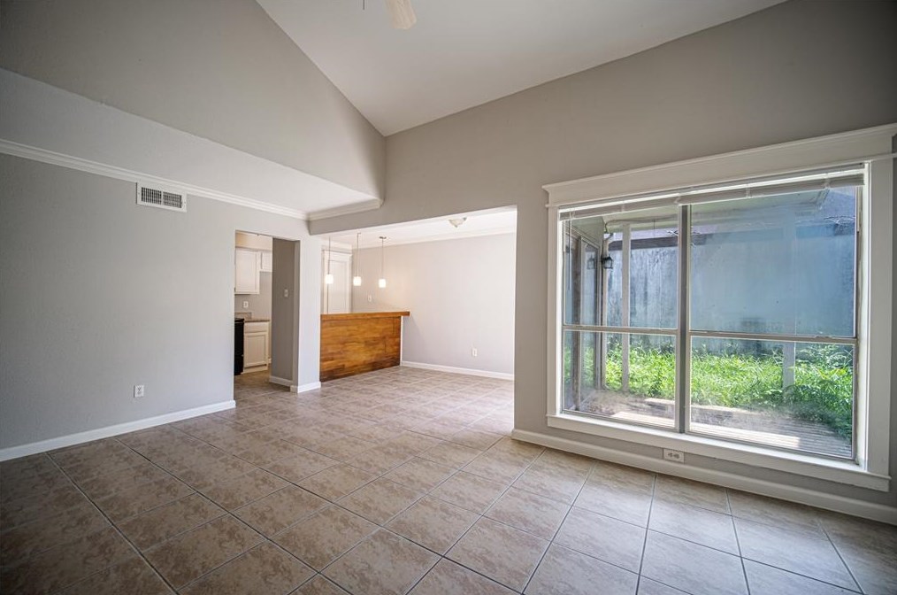 12329 Springcrest Dr, Houston, TX 77072