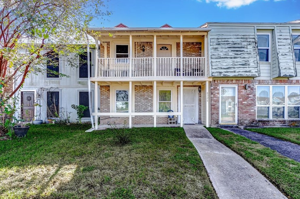 8326 Oakhaven Rd, Morgans Point, TX 77571