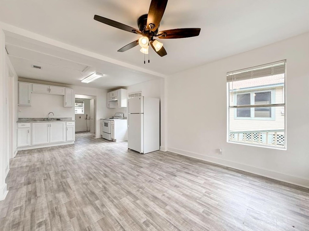 725 32nd St, Houston TX  77022-7502 exterior