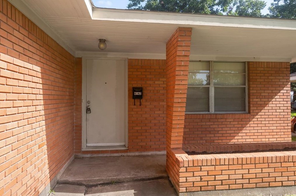 4142 Lemac Dr, Houston TX  77025-4603 exterior