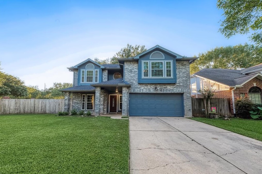 2122 Courtshire Ln, Sugar Land, TX 77478