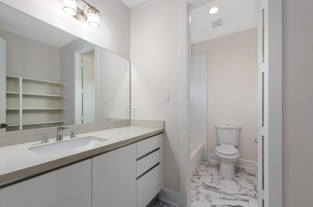 9406 Glenfield Ct, Houston TX 77096-3802 exterior