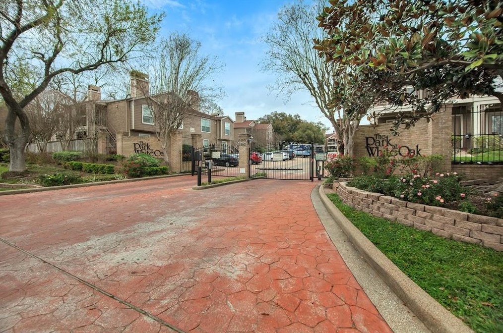 1880 White Oak Dr Apt 148, Houston, TX 77009