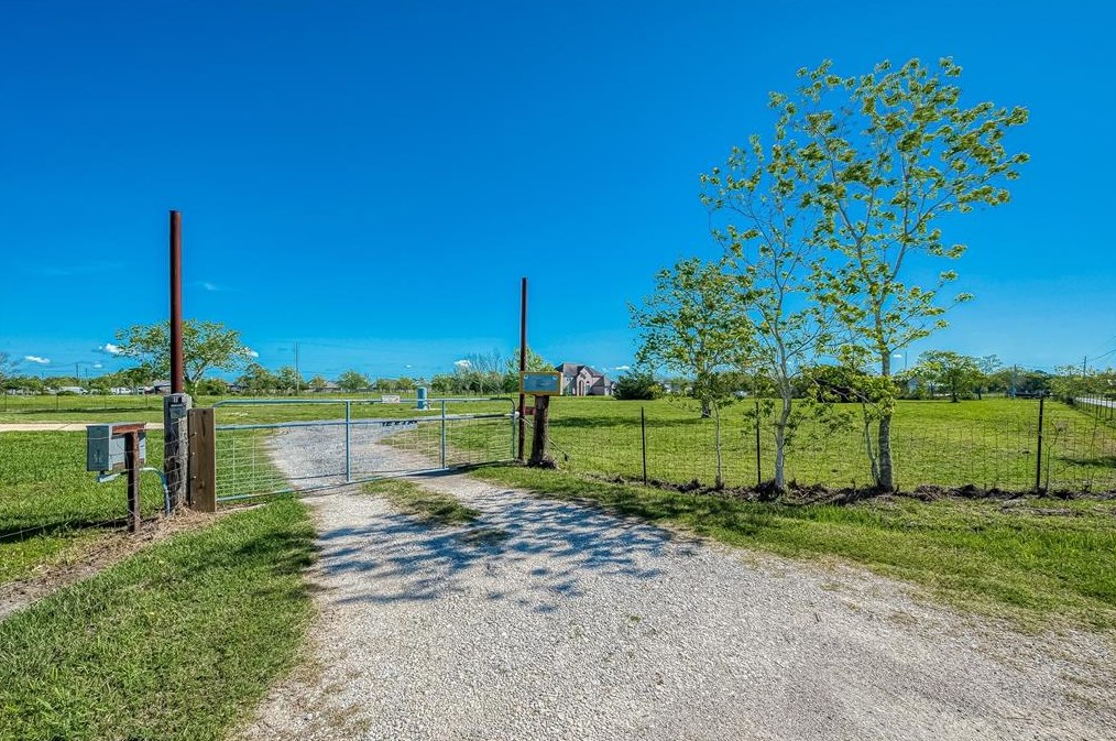 6510 Fm 3180 Rd, Baytown, TX 77523-7889