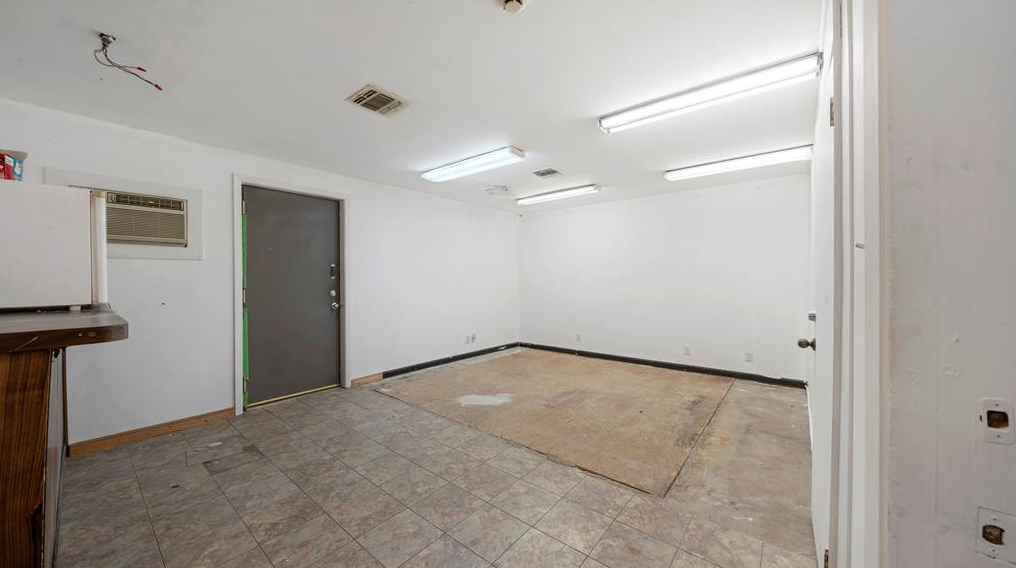 3202 White Oak Dr, Houston TX 77009-7630 exterior