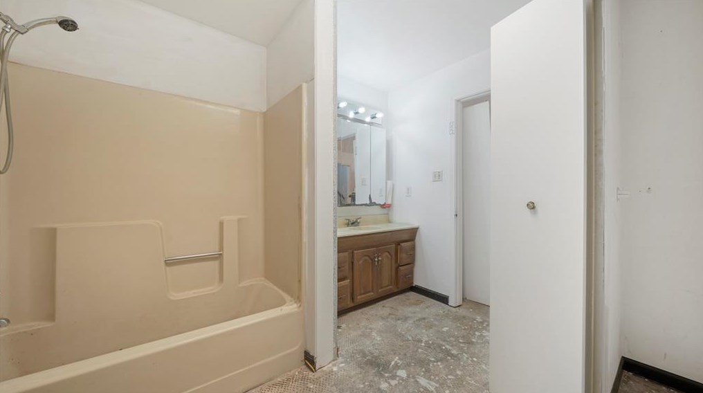 3202 White Oak Dr, Houston TX 77009-7630 exterior