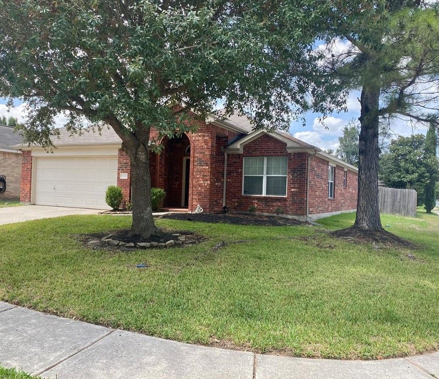 20219 Mammoth Falls Dr, Tomball, TX 77375