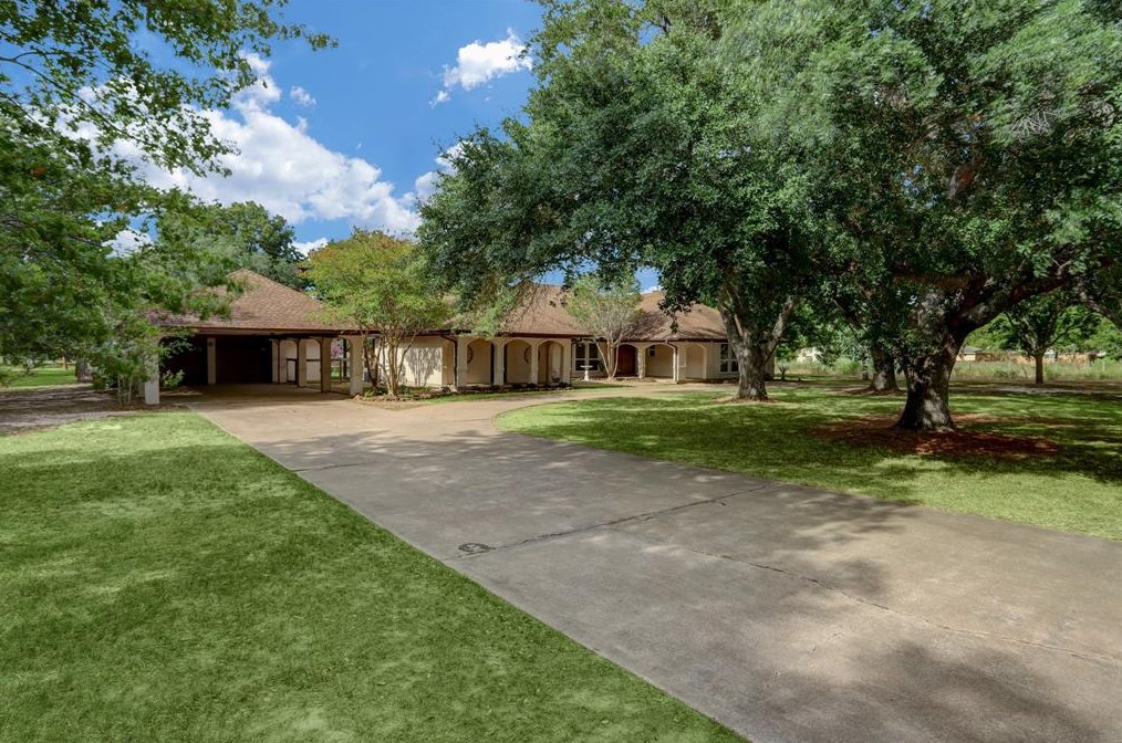 26602 Willow Ln, Katy, TX 77494