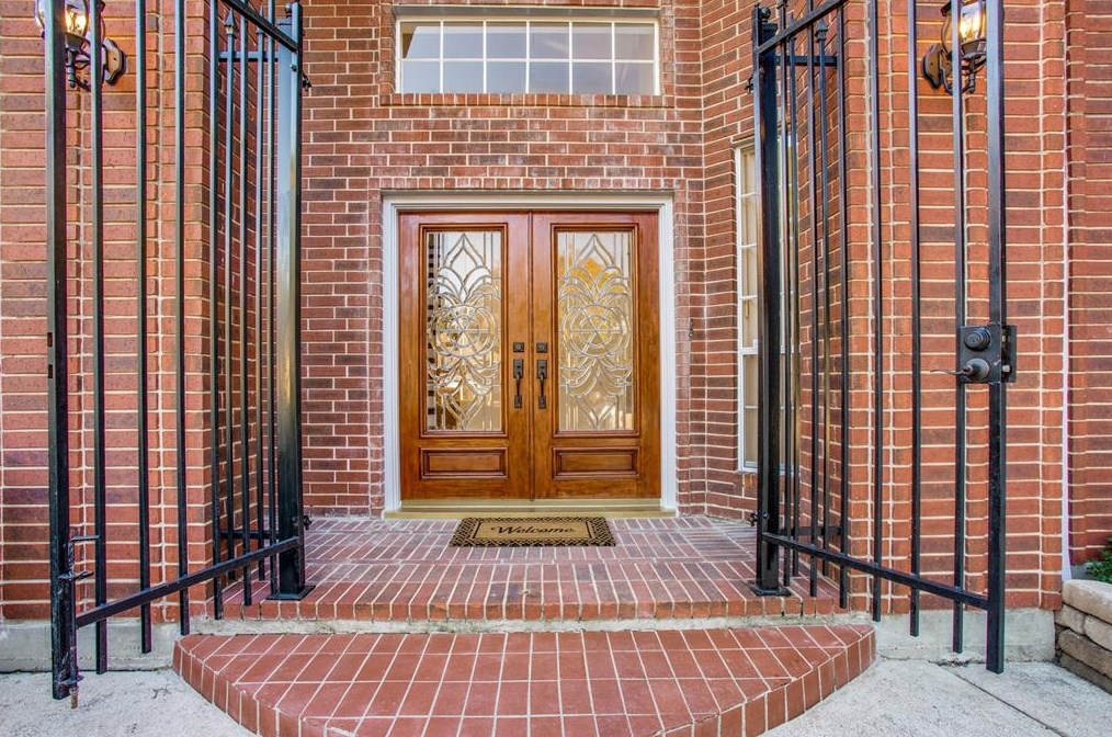 1211 Trace Dr, Houston, TX 77077