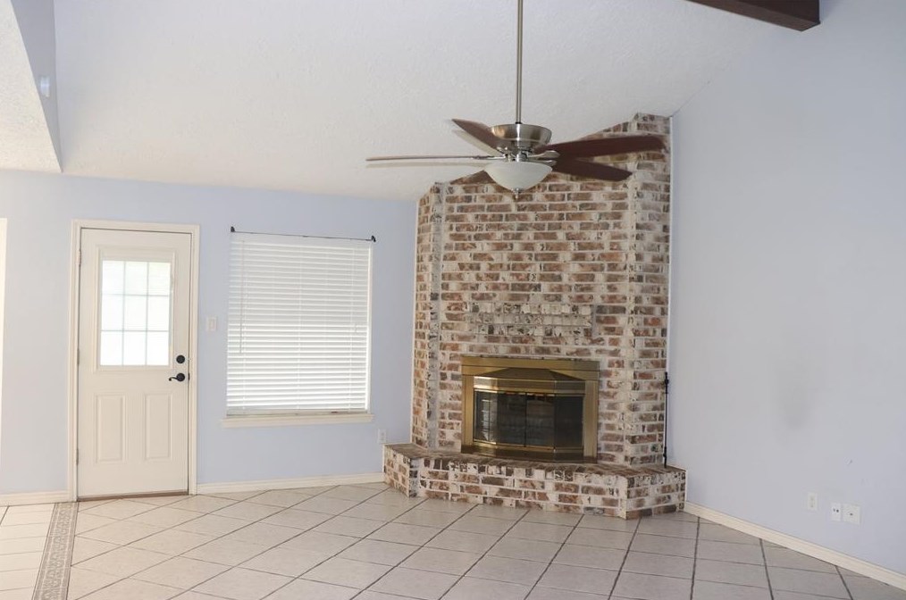 2517 Henderson Ln, Deer Park, TX 77536