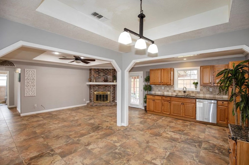 9022 Edgebrook, Houston TX  77075-1240 exterior