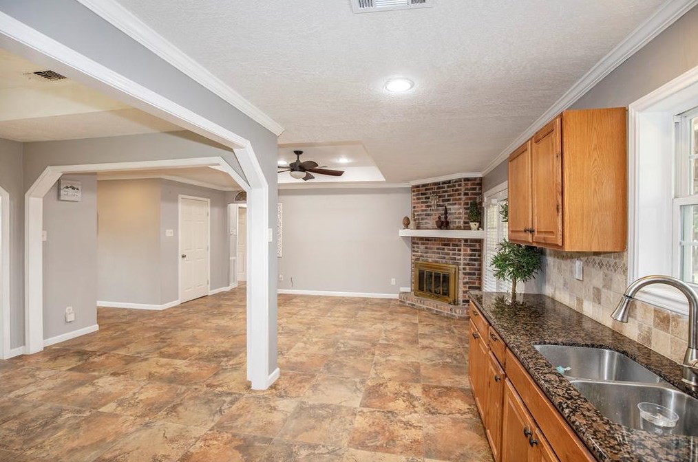 9022 Edgebrook, Houston TX  77075-1240 exterior